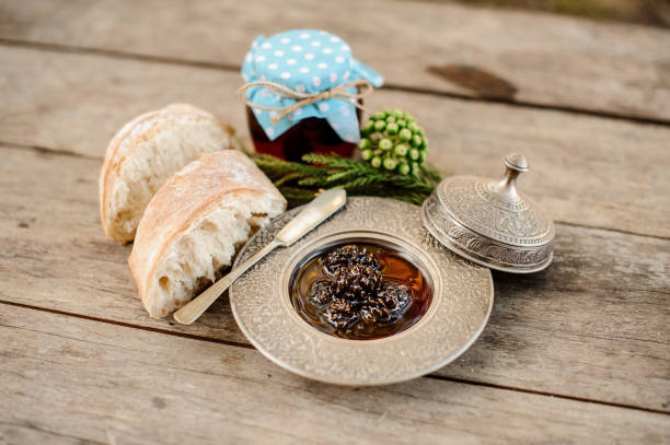 Breakfast: مربى التين والخبز (Murabba al-Teen wal Khobz) – Fig Jam with Bread