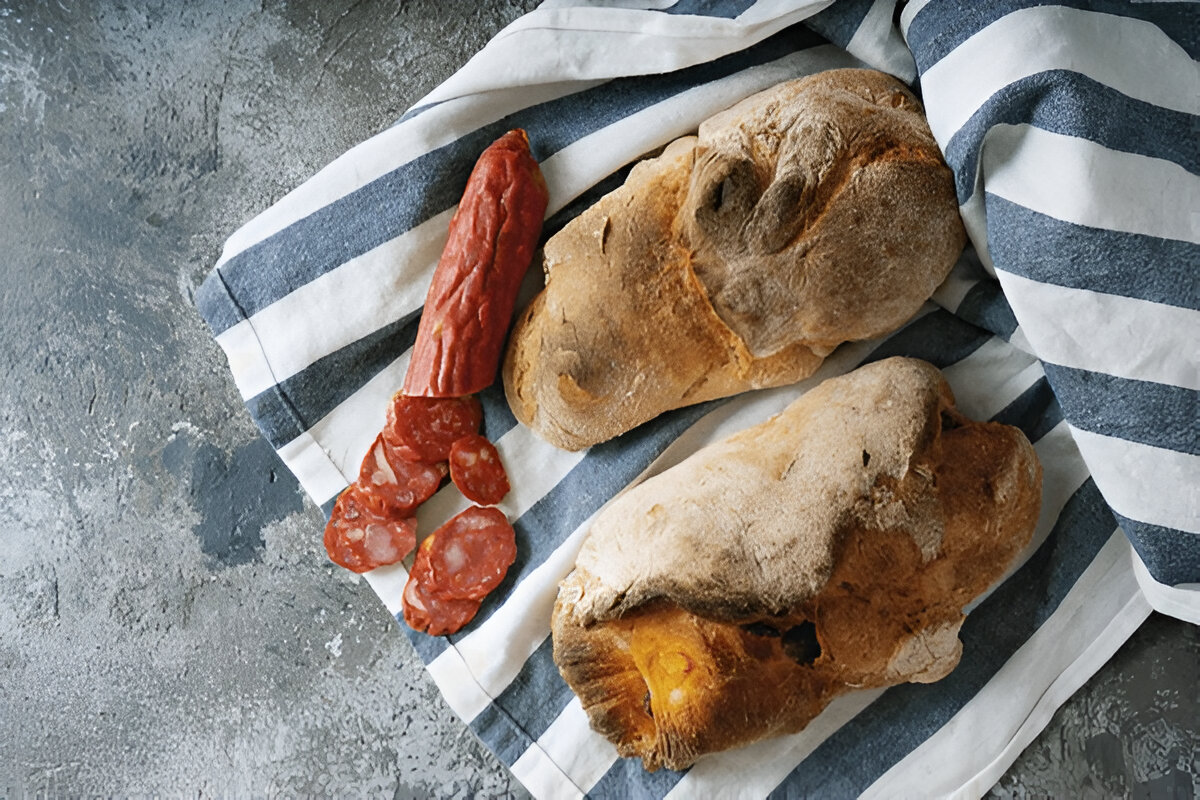 Breakfast: Pão com Chouriço – Bread with Spicy Sausage