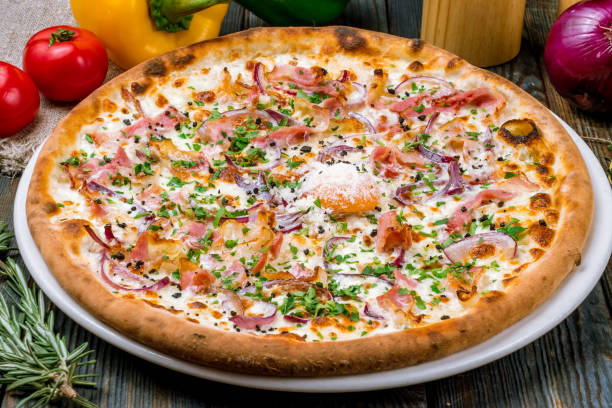 Pizza: Käsespätzle Pizza (Pronounced: /ˈkɛzəˌʃpɛtslə ˈpiːtsə/) – Cheese Spätzle-Inspired Pizza