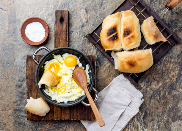 Breakfast: Marraqueta (Pronounced: /marraˈketa/) – Crispy Bolivian Bread