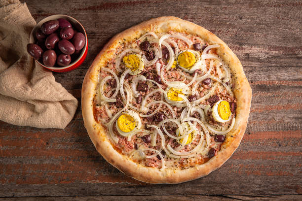 Pizza: Francesinha Pizza (Pronounced: /frænˈsɛʃinjə ˈpiːtsə/) – Francesinha-Inspired Pizza